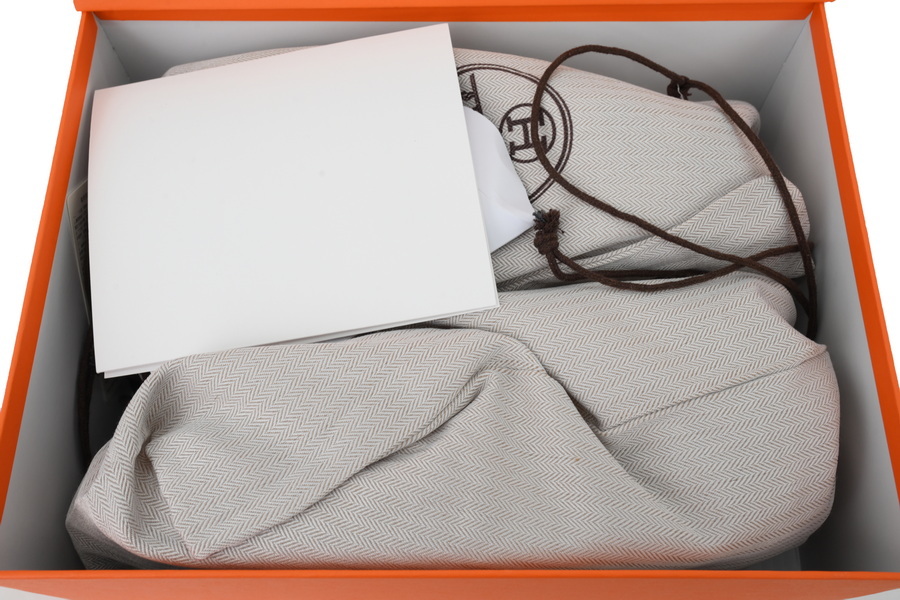  HERMES Bouncing White Grey -Black Label