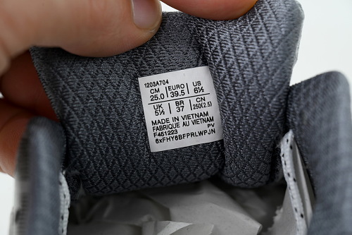 ASICS Gel Kayano 14 'Metallic Silver'  1203A704-020
