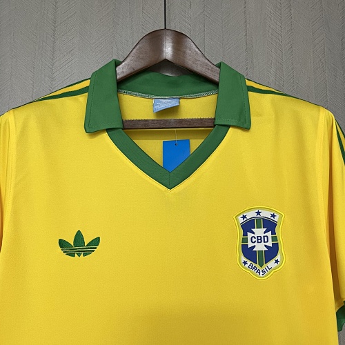 Retro Brazil 1977 Home