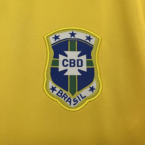 Retro Brazil 1977 Home