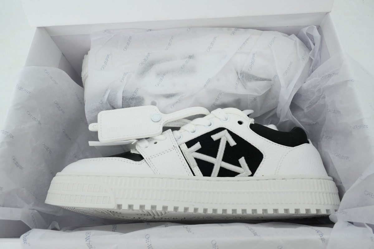 Off-White 3.0 Off-Court sneakers Black White   