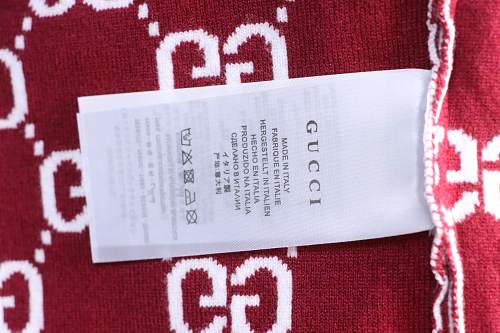 Gucci cropped knit polo white base burgundy GG jacquard