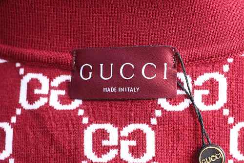 Gucci cropped knit polo white base burgundy GG jacquard