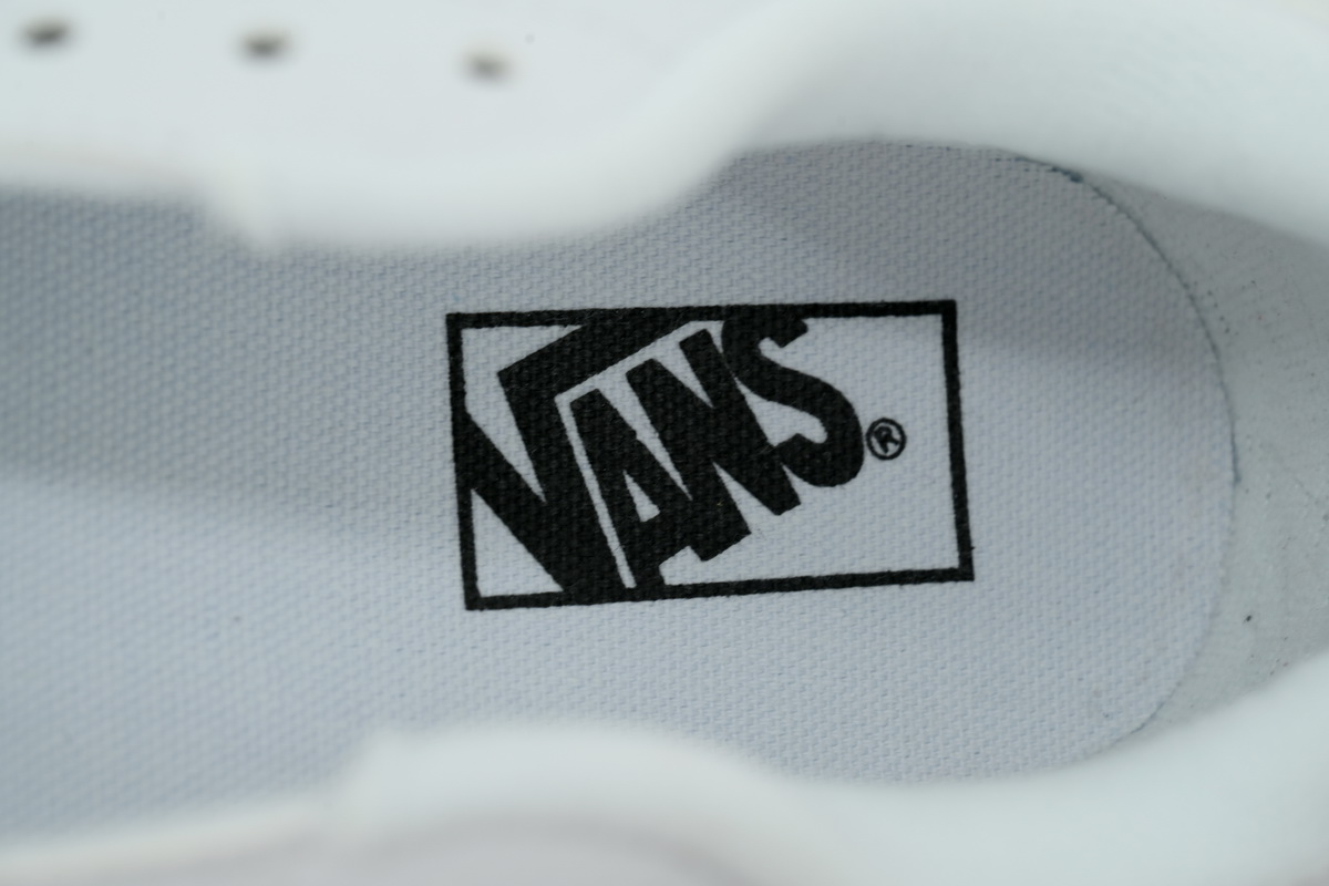 PK God Batch Vans Knu-Skool 'True White'  VN0009QCW00