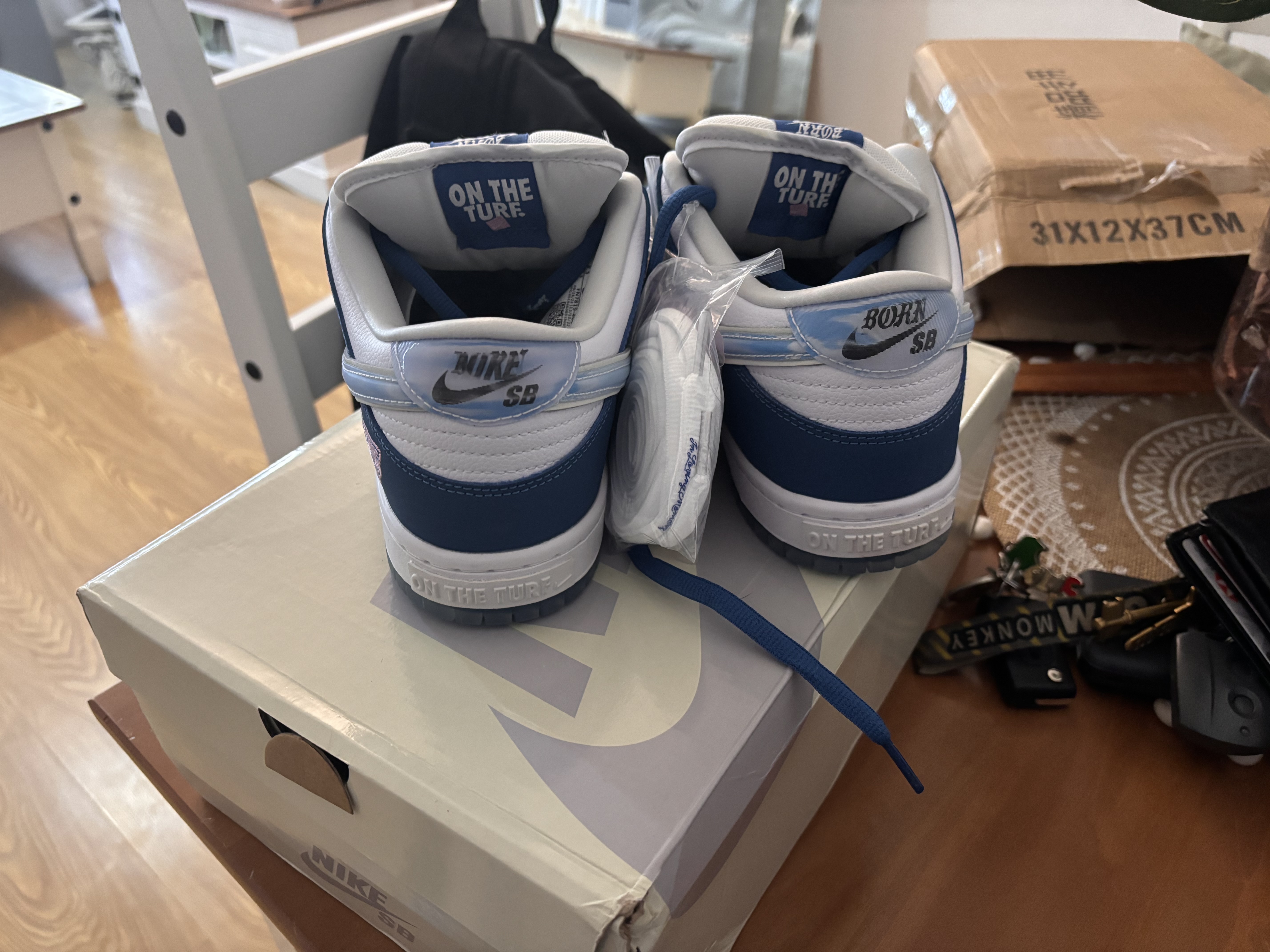 PK God Batch Born x Raised x Nike SB Dunk Low Blue White FN7819-400 review Tb