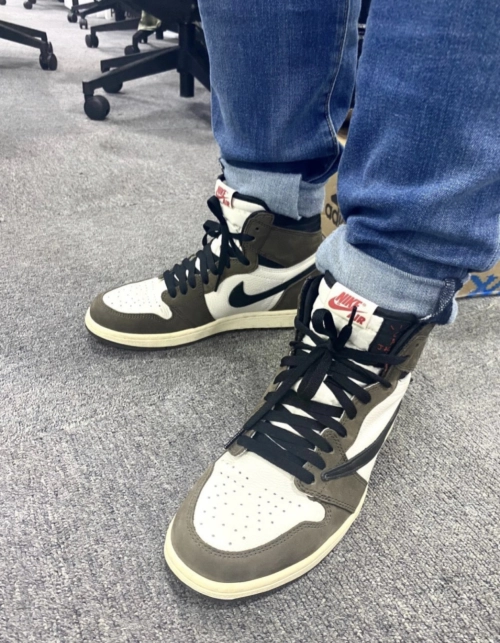 PK God Batch Air Jordan 1 Retro High Travis Scott CD4487-100 review 