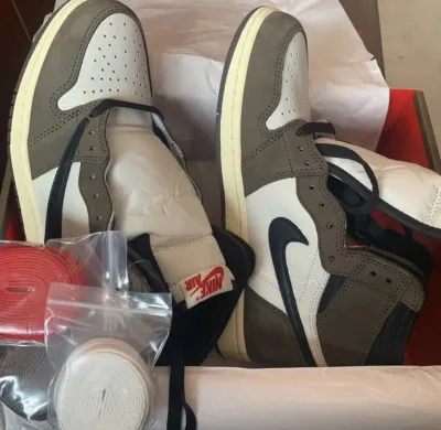 PK God Batch Air Jordan 1 Retro High Travis Scott CD4487-100 review G*** 00