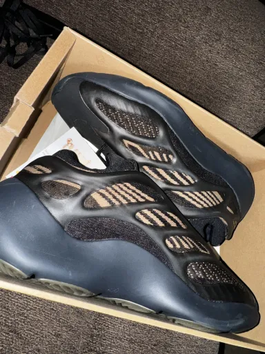 PK God Batch adidas Yeezy 700 V3 Clay Brown GY0189 review S*** 01