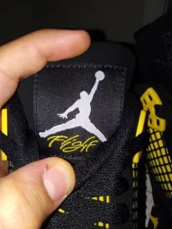 Special offer Batch Air Jordan 4 Thunder DH6927-017 review Dillon 01