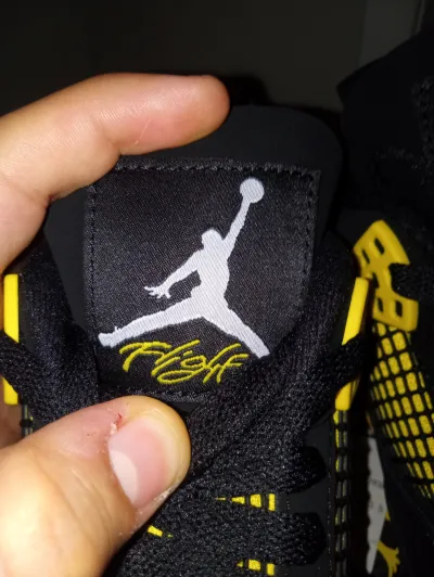 Special offer Batch Air Jordan 4 Thunder DH6927-017 review Dillon 00