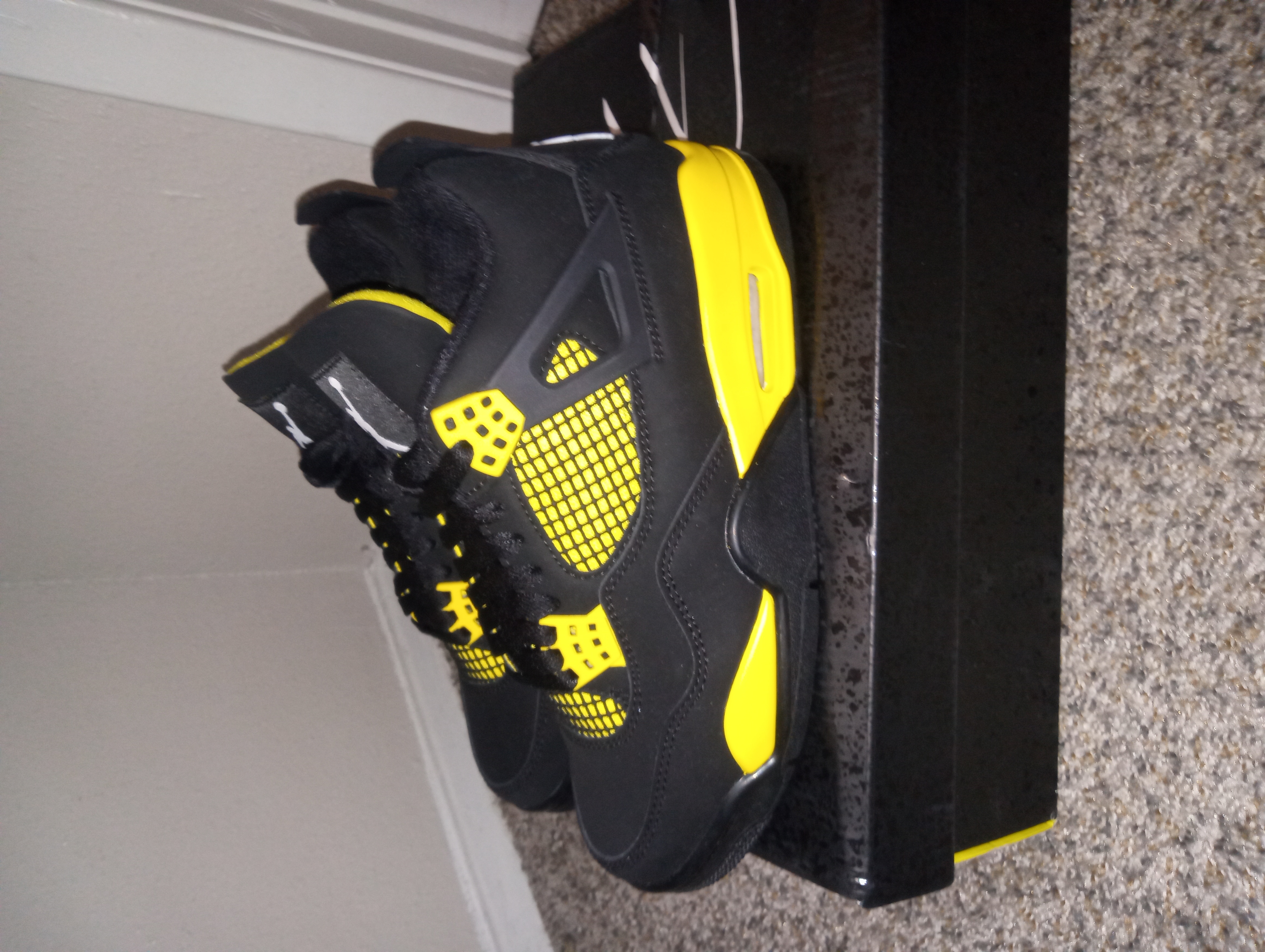 Special offer Batch Air Jordan 4 Thunder DH6927-017 review Dillon 03