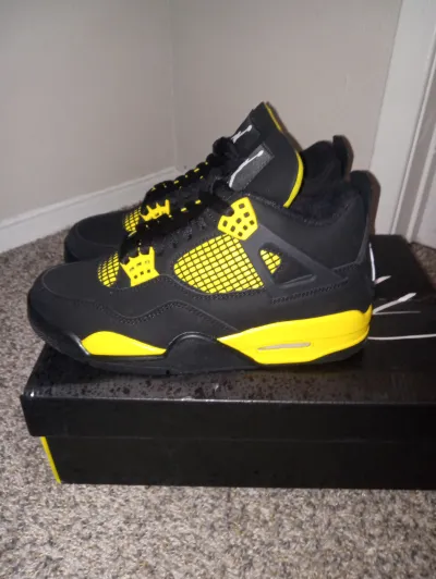 Special offer Batch Air Jordan 4 Thunder DH6927-017 review Dillon 02