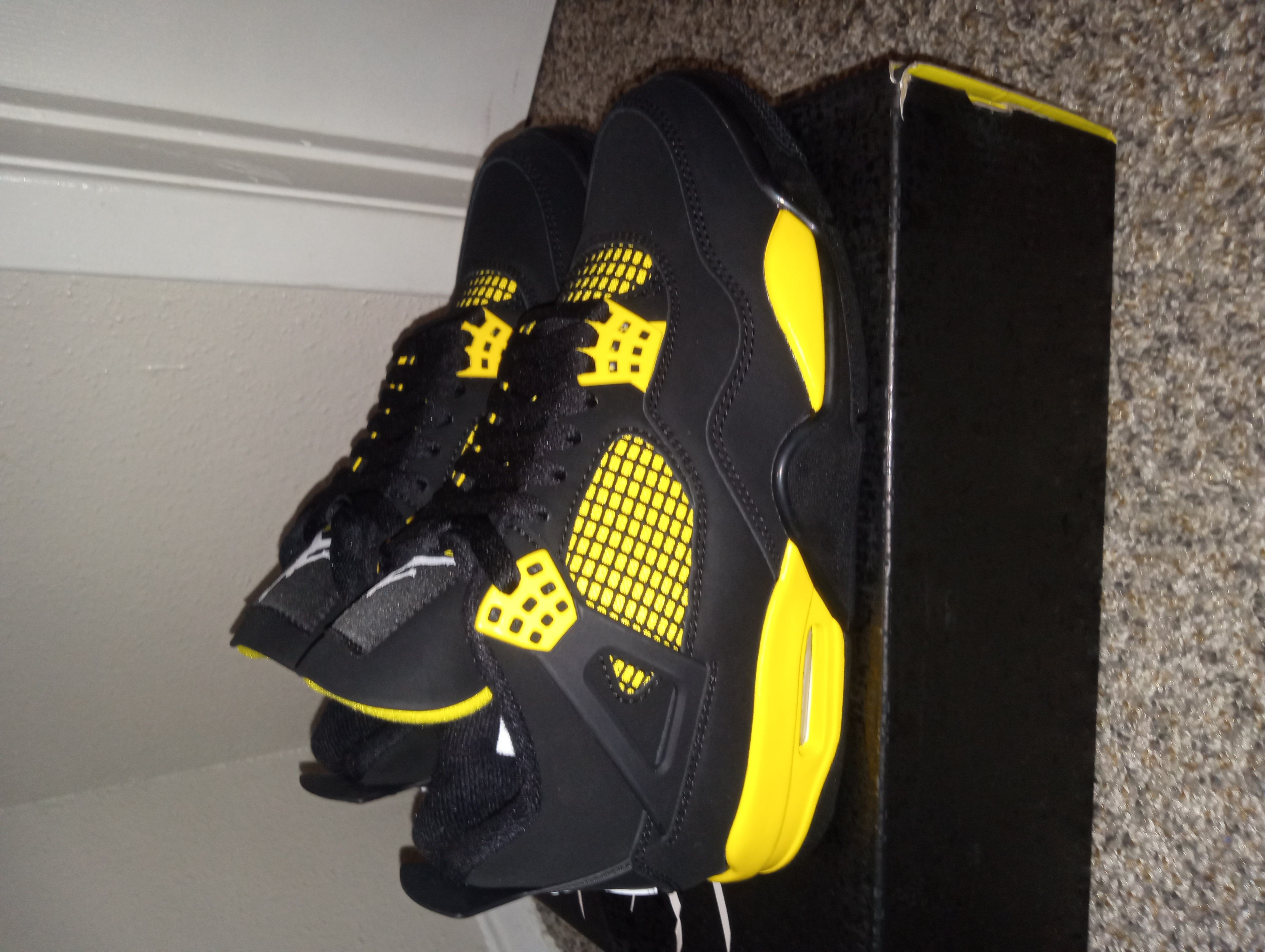 Special offer Batch Air Jordan 4 Thunder DH6927-017 review Dillon 04