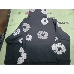 Denim Tears The Cotton Wreath Sweatshirt Black SS23 review Steezy 01