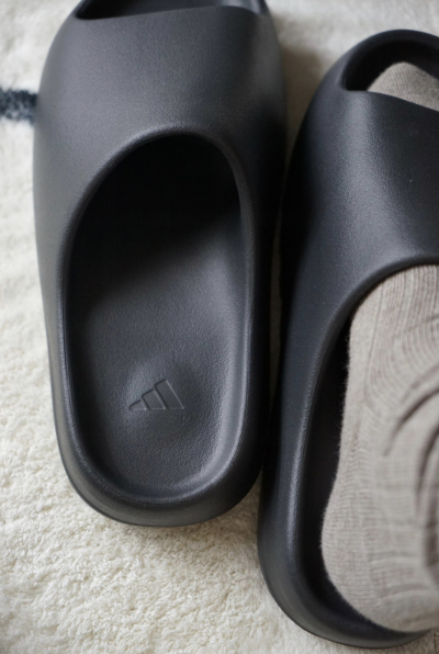 PK God Batch Adidas Yeezy Slide Onyx GQ6448  review E*** 01