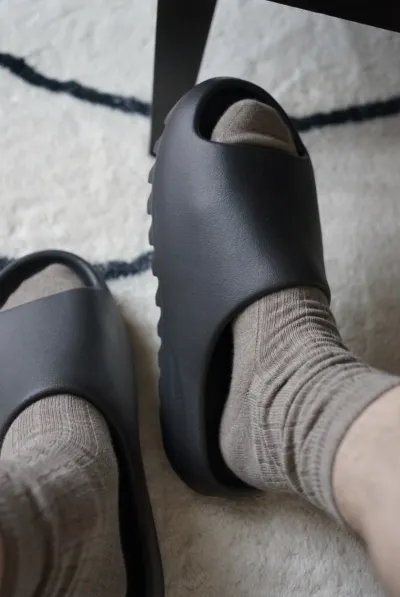 PK God Batch Adidas Yeezy Slide Onyx GQ6448  review E*** 02