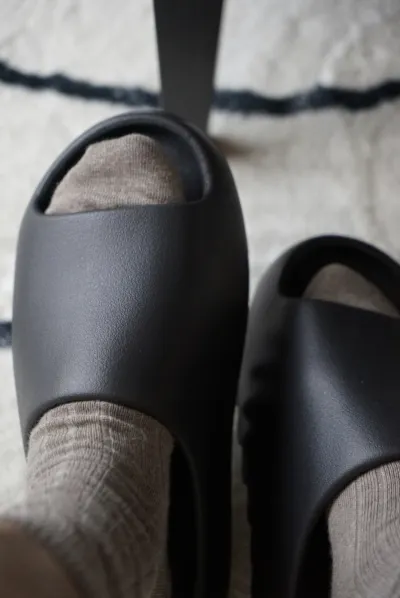 PK God Batch Adidas Yeezy Slide Onyx GQ6448  review E*** 03