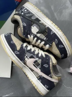 PK God Batch Nike SB Dunk Low Travis Scott CT5053-001 review D*** 03