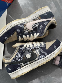 PK God Batch Nike SB Dunk Low Travis Scott CT5053-001 review 3
