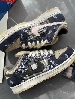PK God Batch Nike SB Dunk Low Travis Scott CT5053-001 review D*** 04