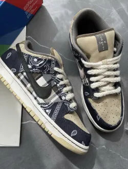 PK God Batch Nike SB Dunk Low Travis Scott CT5053-001 review D*** 05