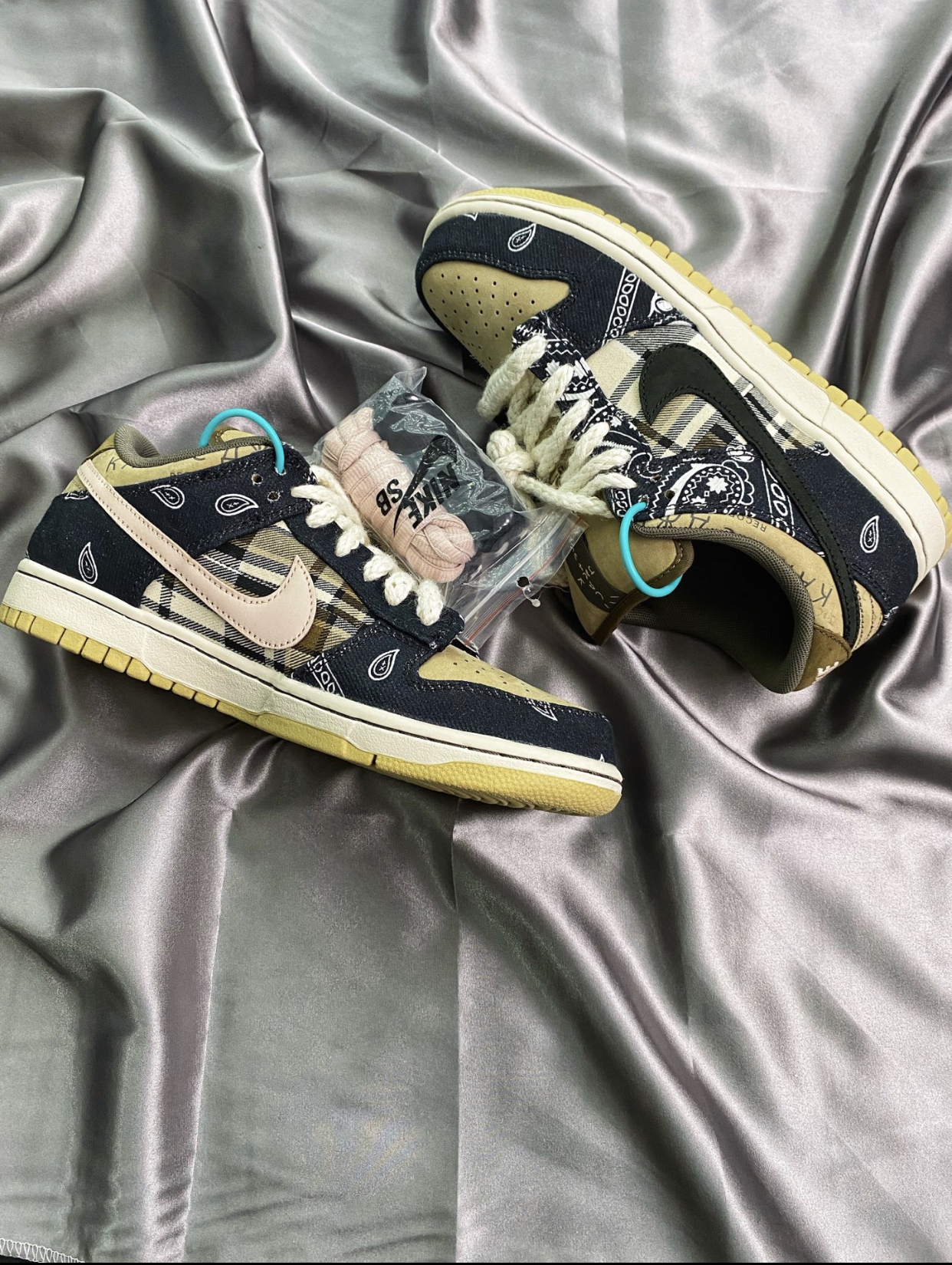 PK God Batch Nike SB Dunk Low Travis Scott CT5053-001 review J*** 01