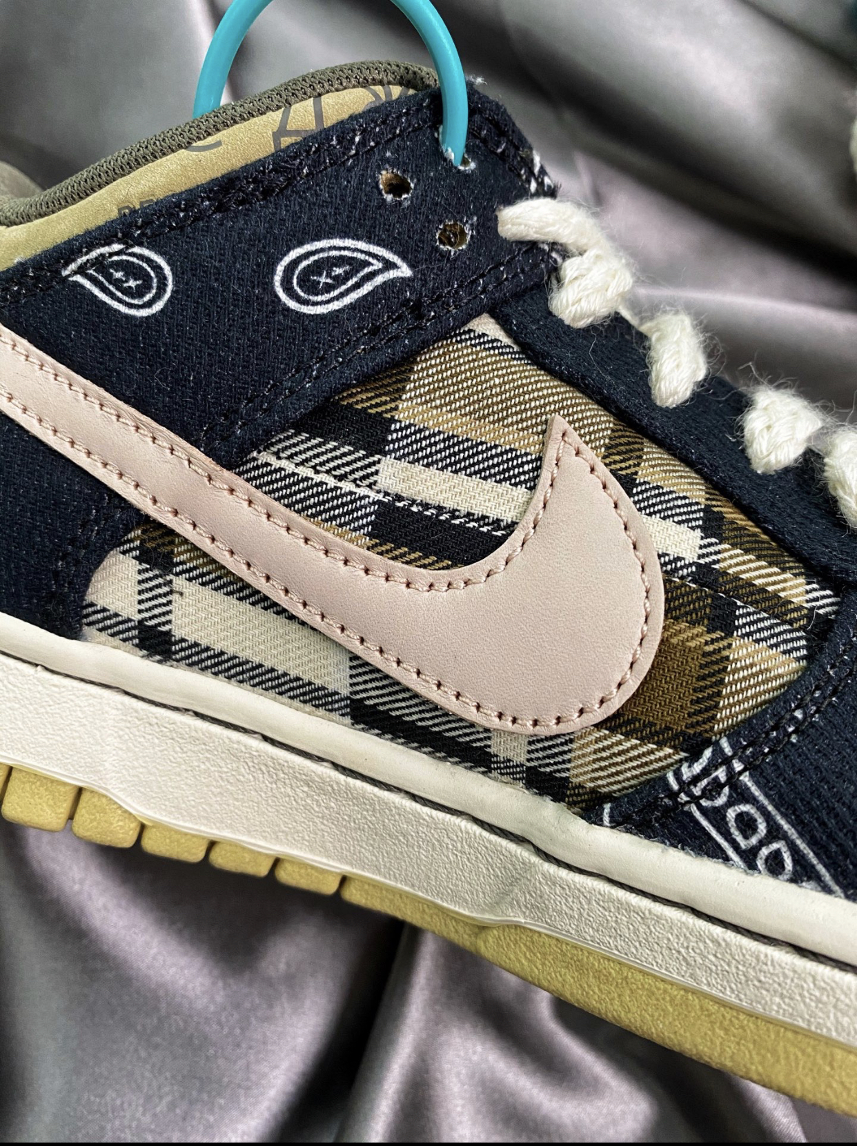 PK God Batch Nike SB Dunk Low Travis Scott CT5053-001 review J*** 04