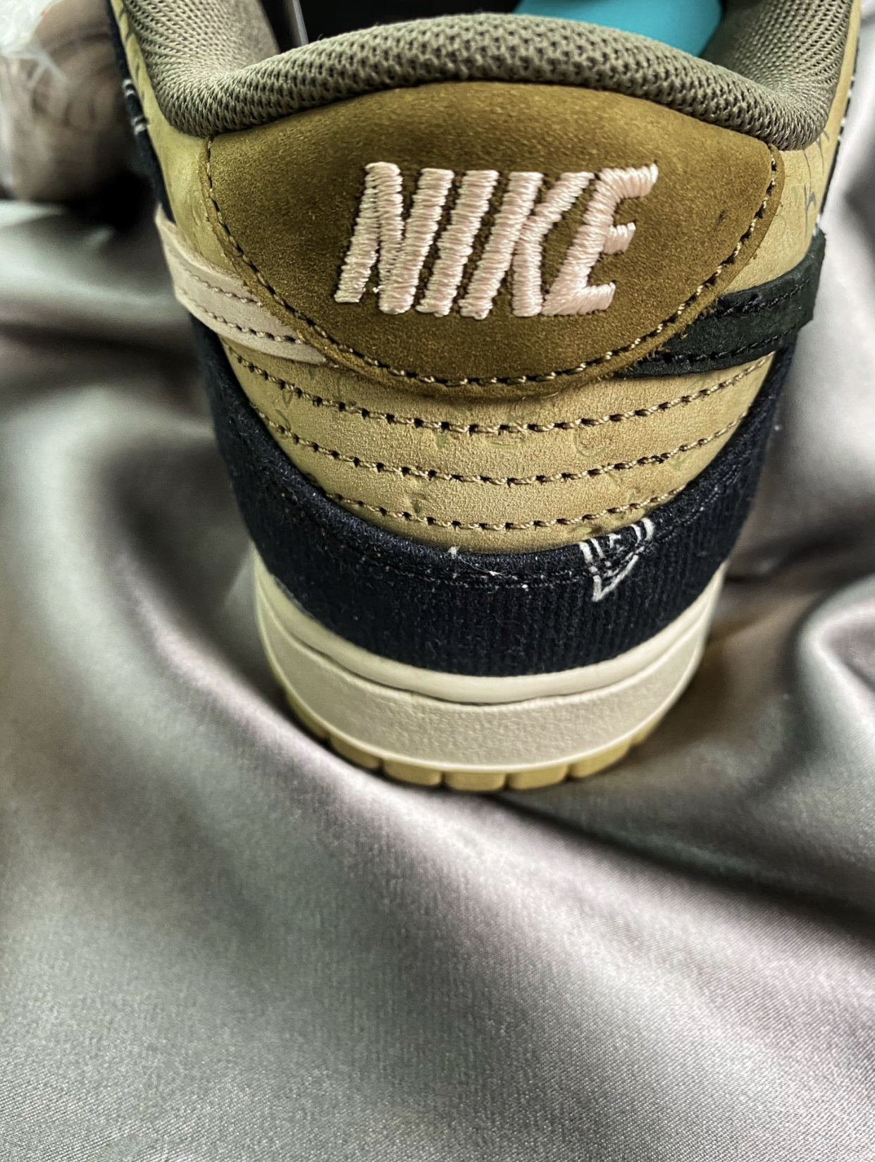 PK God Batch Nike SB Dunk Low Travis Scott CT5053-001 review J*** 05