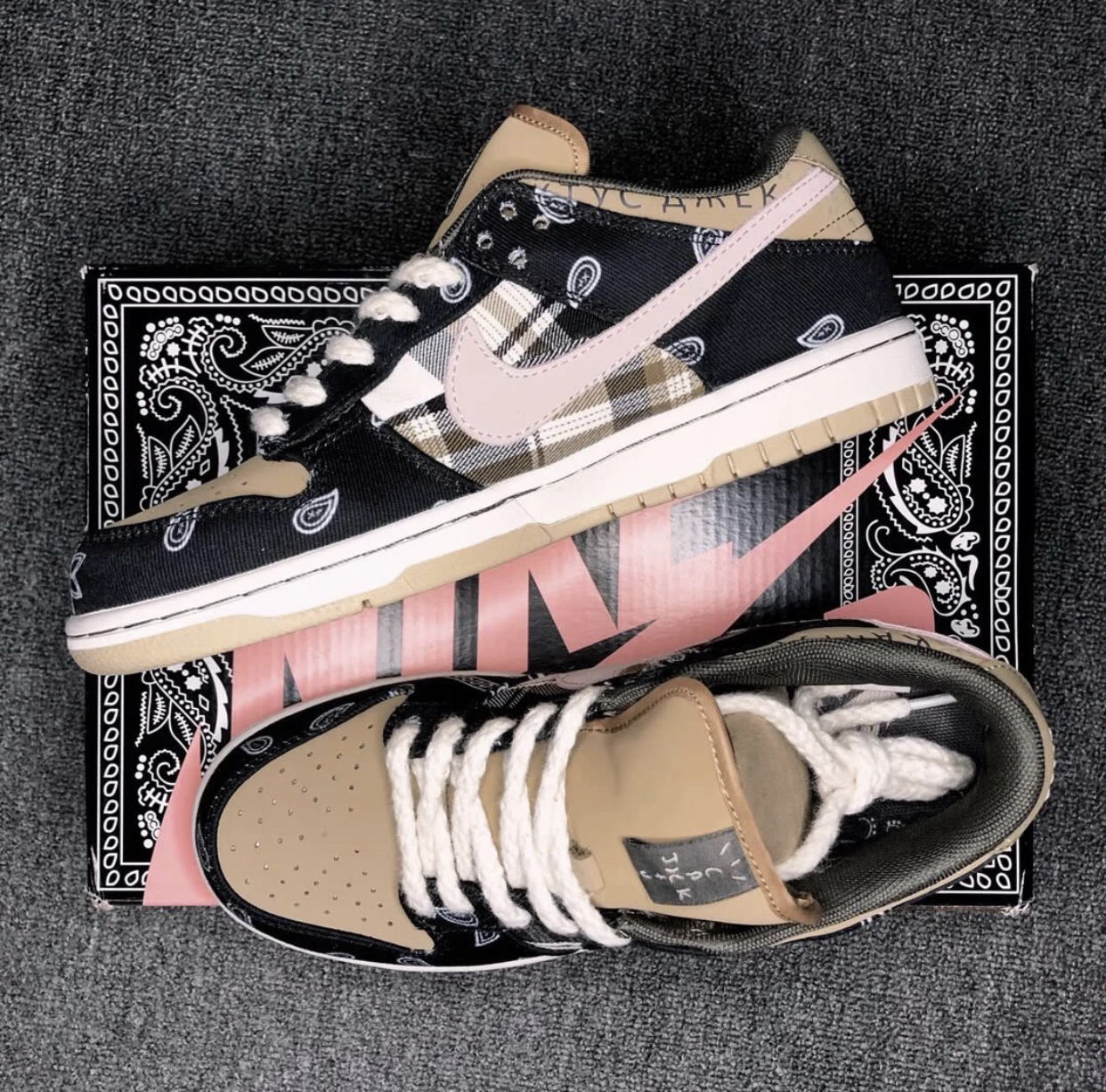 PK God Batch Nike SB Dunk Low Travis Scott CT5053-001 review Y*** 02