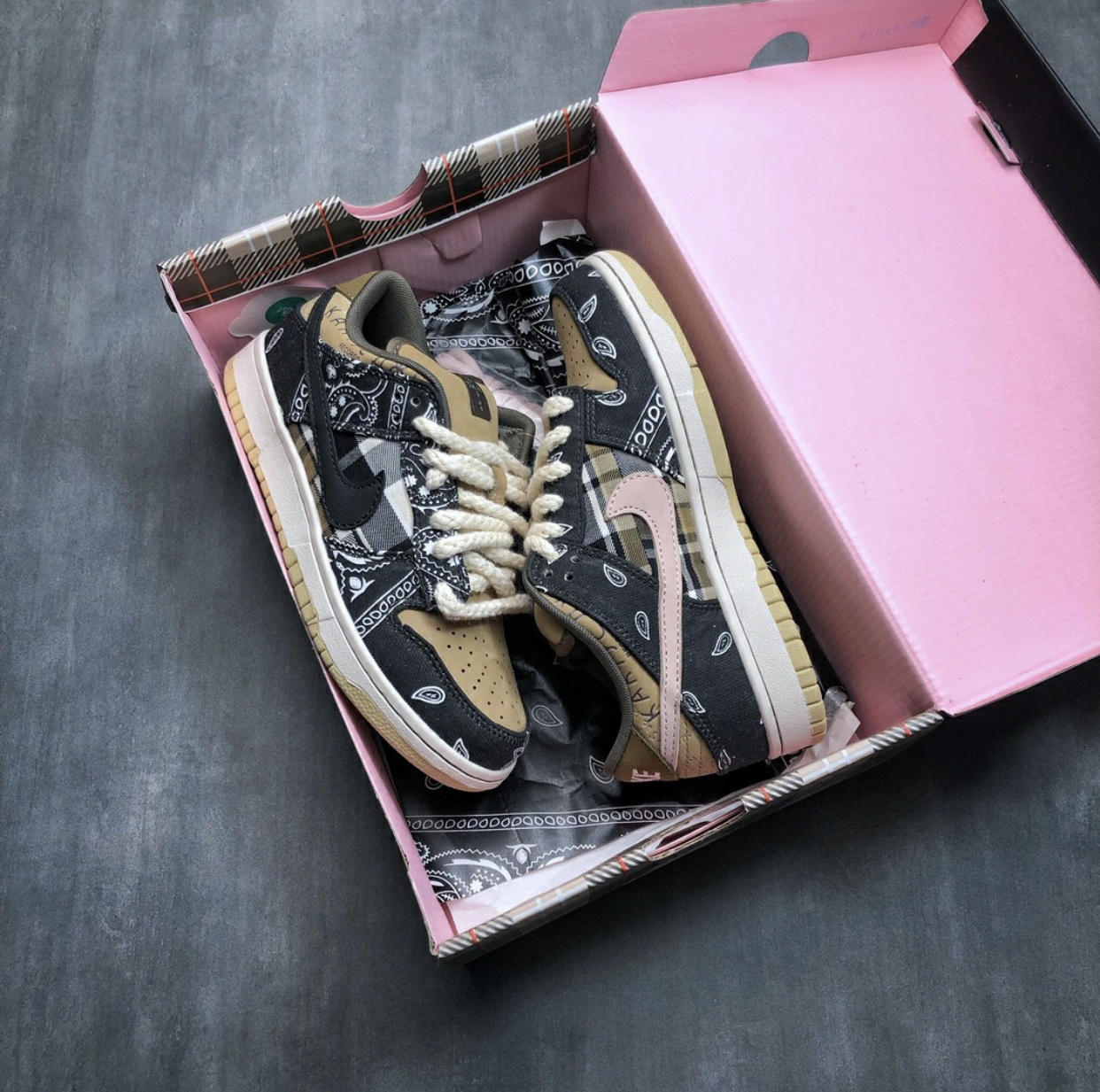 PK God Batch Nike SB Dunk Low Travis Scott CT5053-001 review U*** 00