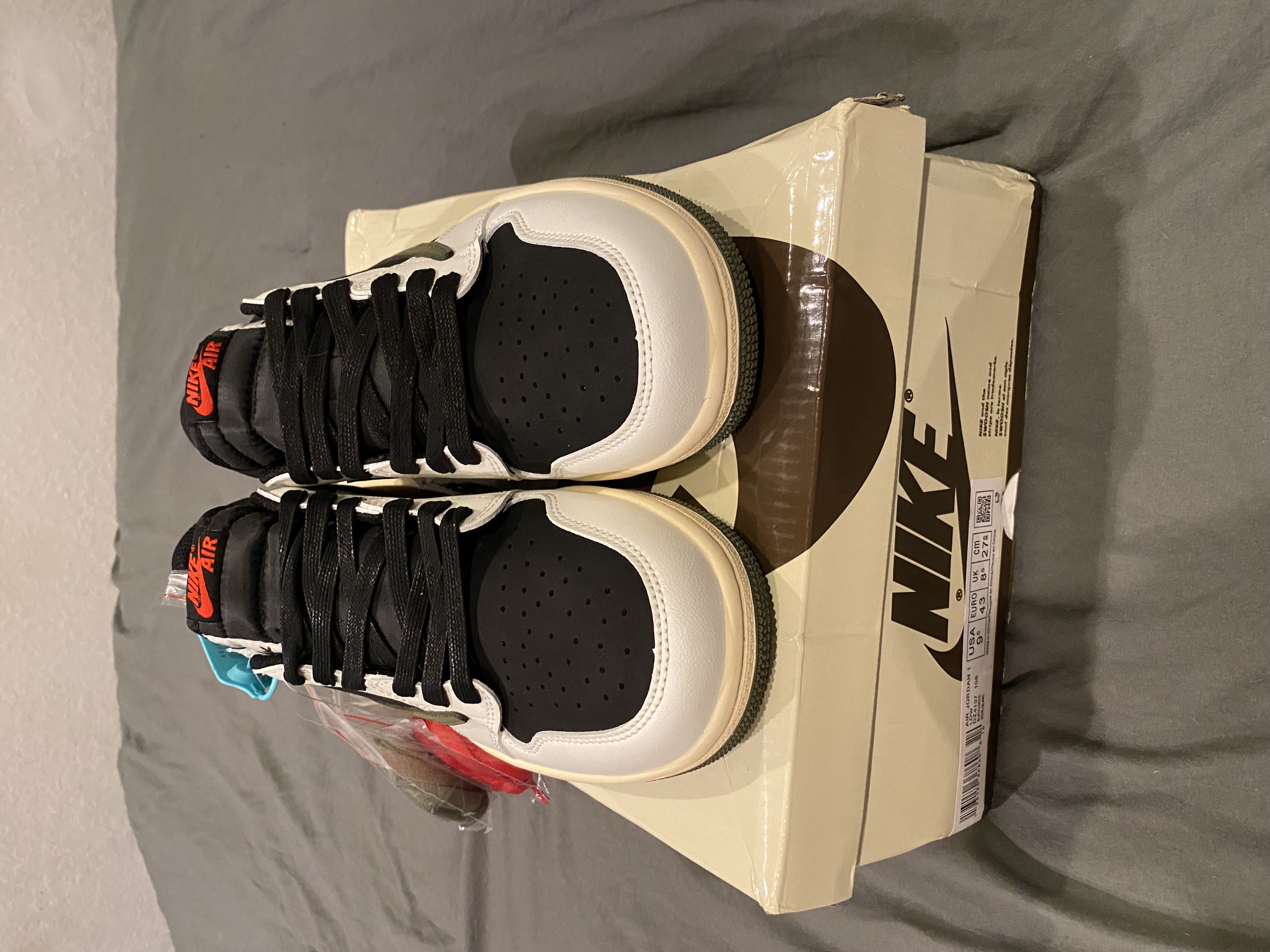 Special offer Batch Travis Scott x Air Jordan 1 Low OG Olive DZ4137-106 review Fett 09