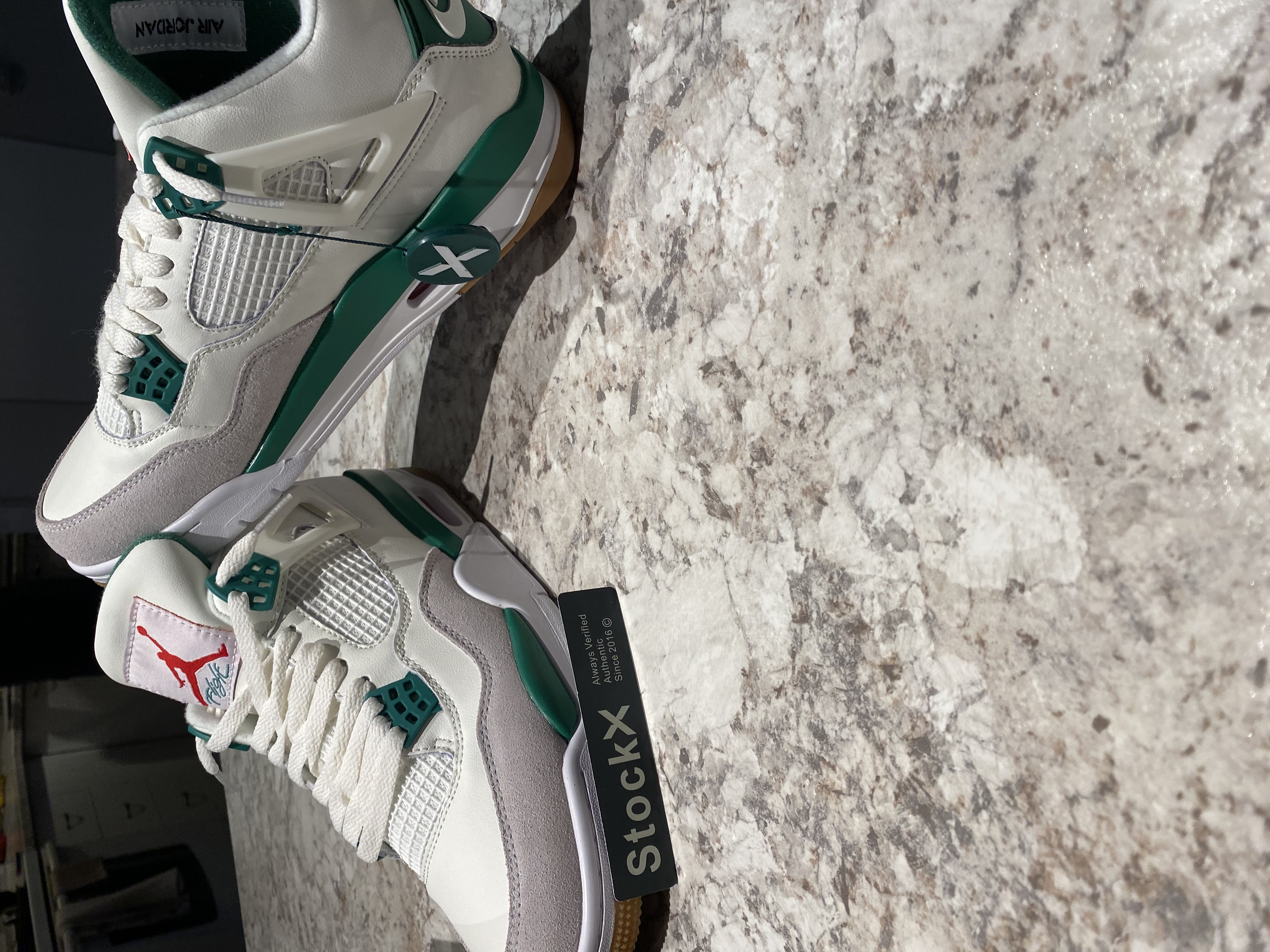 Special offer Batch Nike SB x Air Jordan 4 Pine Green DR5415-103  review Étienne 01