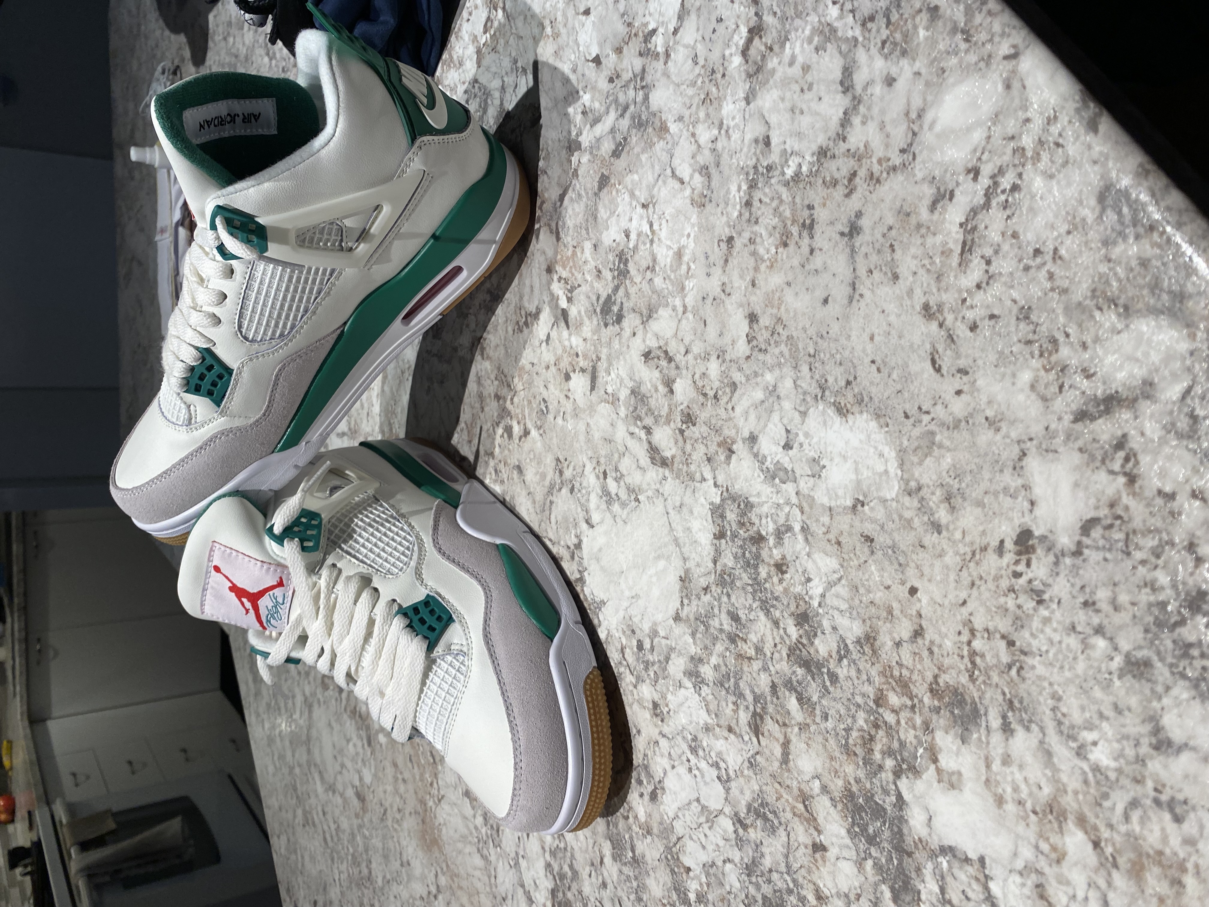 Special offer Batch Nike SB x Air Jordan 4 Pine Green DR5415-103  review Étienne 02