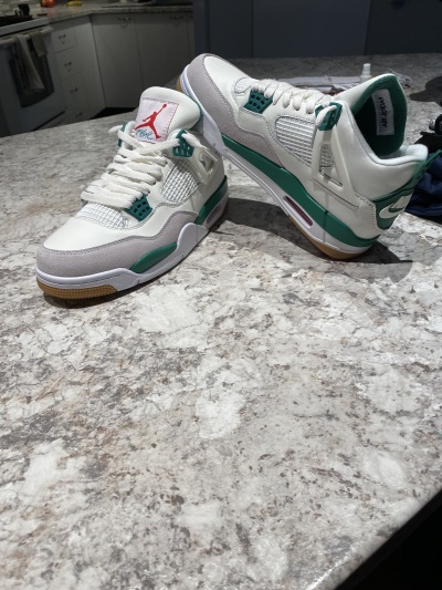 Special offer Batch Nike SB x Air Jordan 4 Pine Green DR5415-103  review Étienne 01
