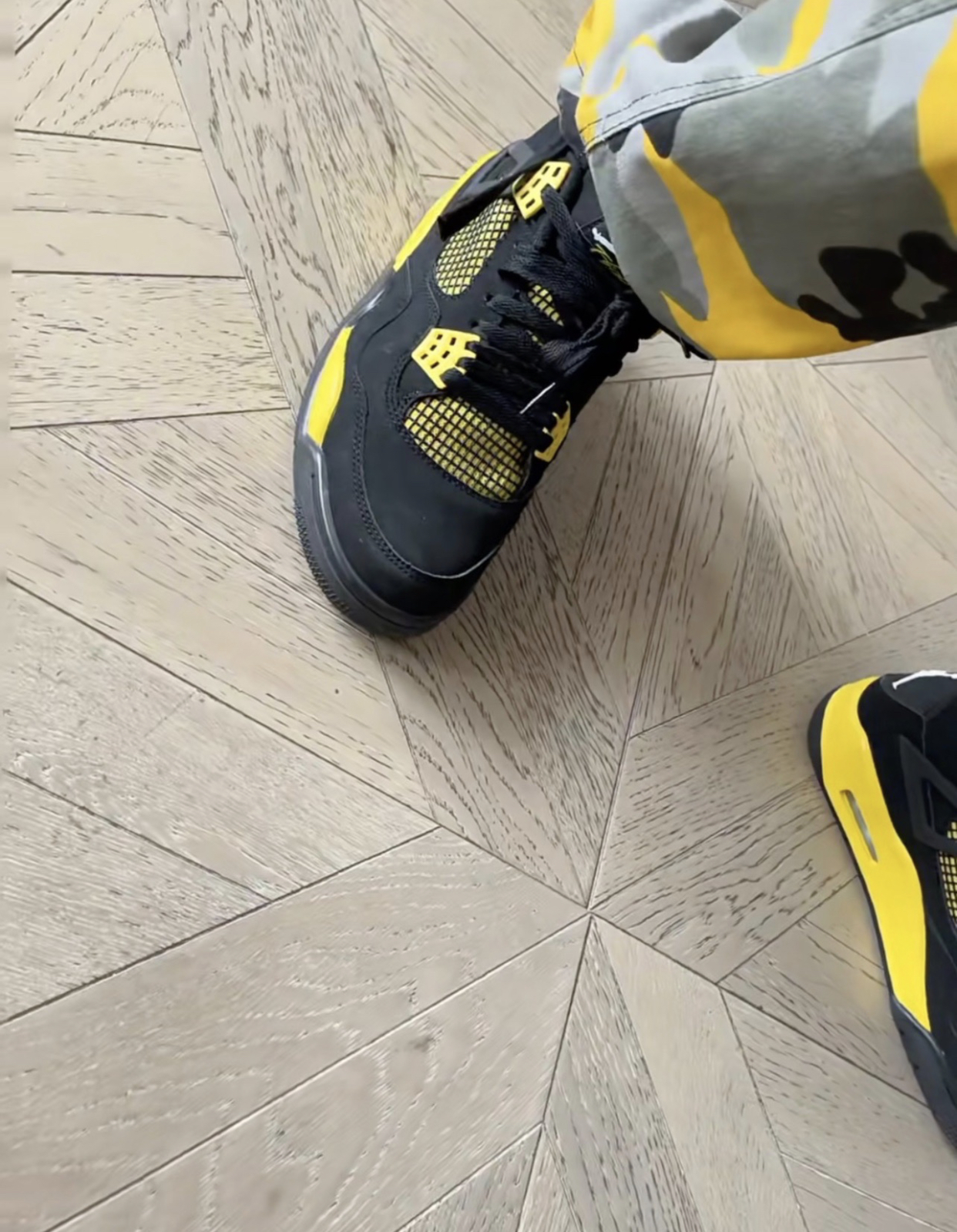 PK God Batch Air Jordan 4 Thunder DH6927-017 review G*** 02