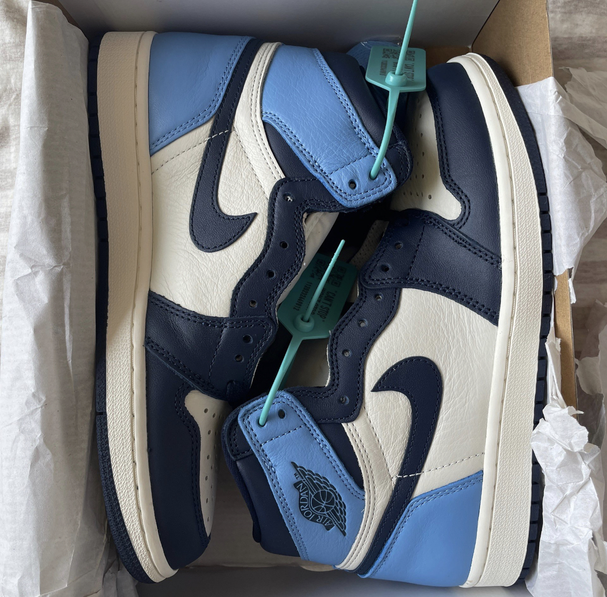 PK God Batch Air Jordan 1 Retro High Obsidian UNC 555088-140 review G*** 01