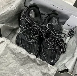 Balenciaga Track Black 555032 W1GB7 1000 (LED) review C*** 01