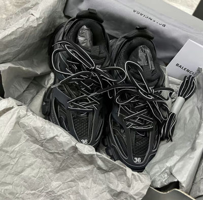 Balenciaga Track Black 555032 W1GB7 1000 (LED) review C*** 00
