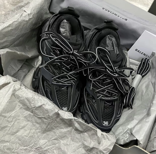 Balenciaga Track Black 555032 W1GB7 1000 (LED) review 