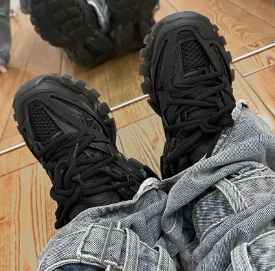 Balenciaga Track Black 555032 W1GB7 1000 (LED) review C*** 01