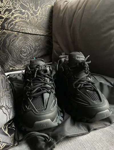 Balenciaga Track Black 555032 W1GB7 1000 (LED) review E*** 00