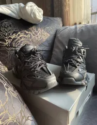 Balenciaga Track Black 555032 W1GB7 1000 (LED) review 1
