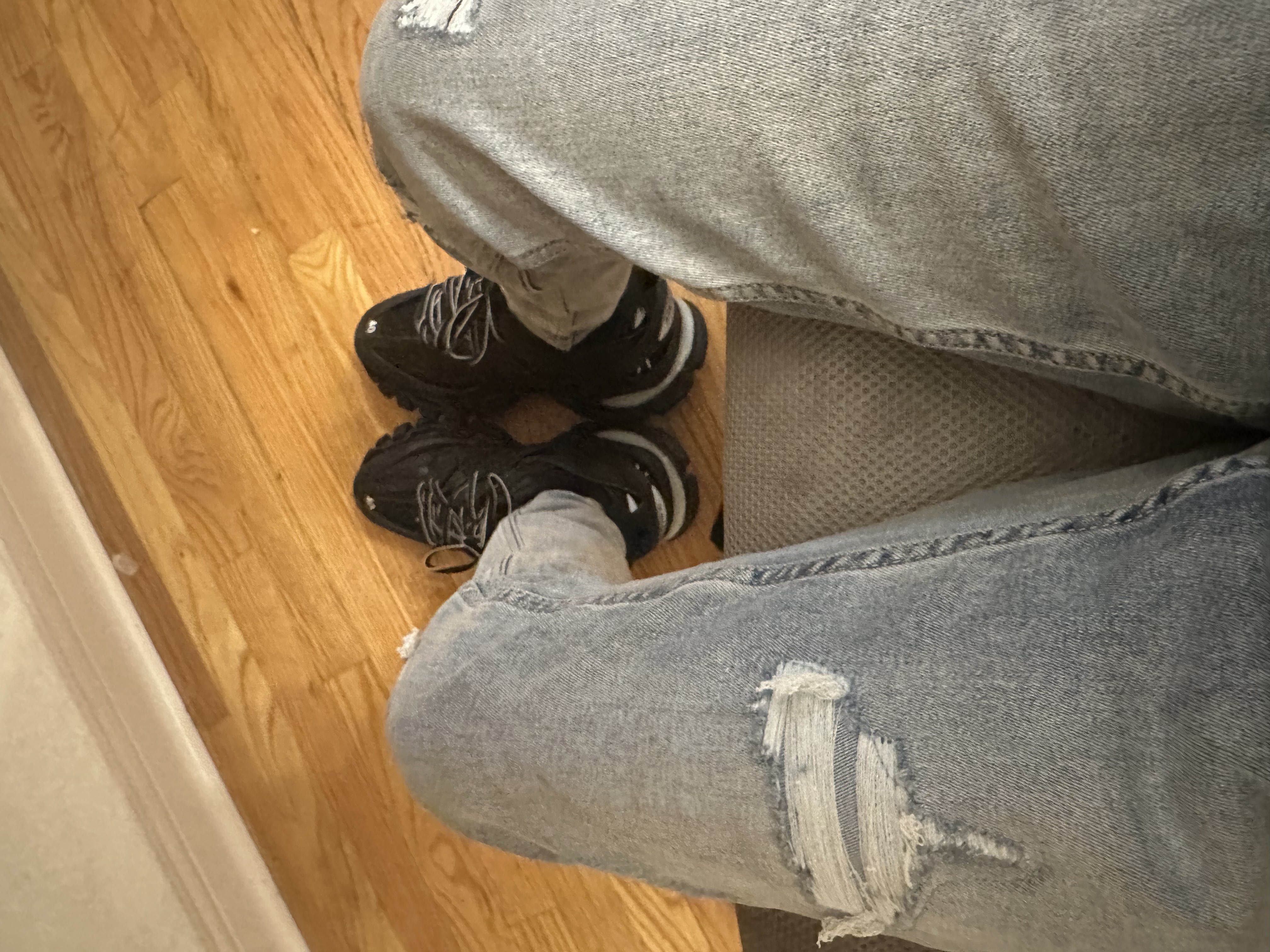 Balenciaga Track Black 555032 W1GB7 1000 (LED) review Kaden 01