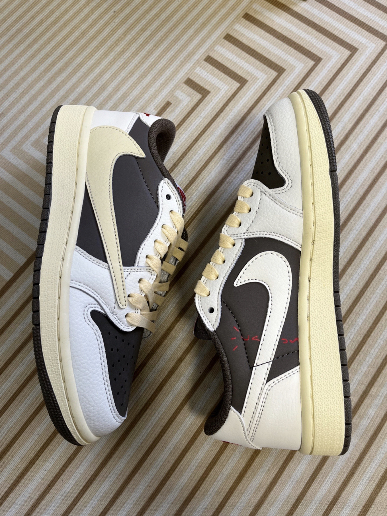 Special offer Batch Travis Scott x Air Jordan 1 Low Reverse Mocha DM7866-162  review T*** 03