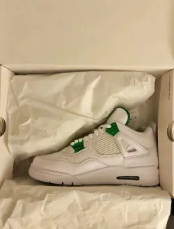 Special offer Batch Air Jordan 4 Retro Metallic Green CT8527-113 review L*** 01