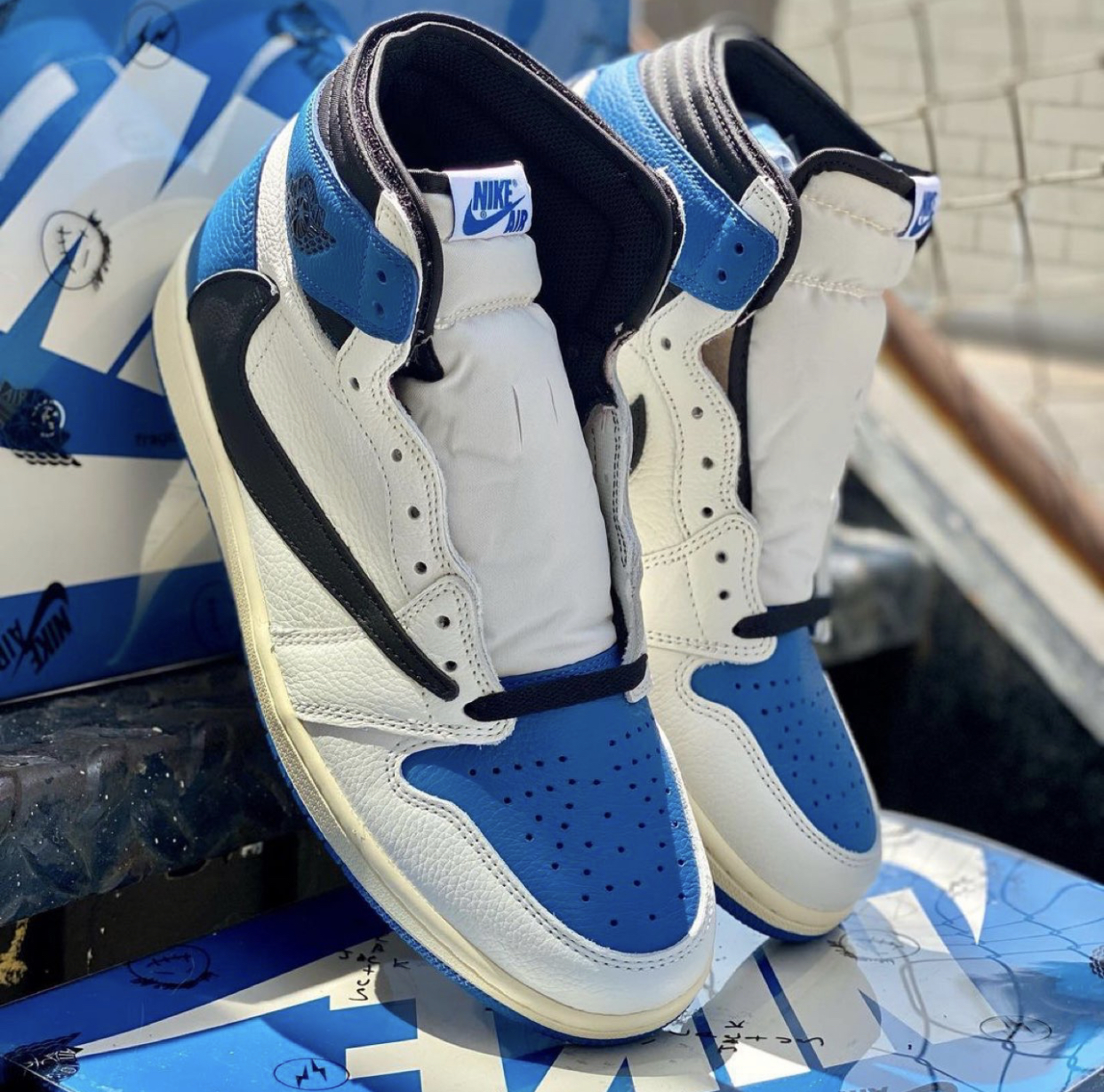 PK God Batch Air Jordan 1 Retro High OG SP Fragment x Travis Scott DH3227-105 review S*** 01