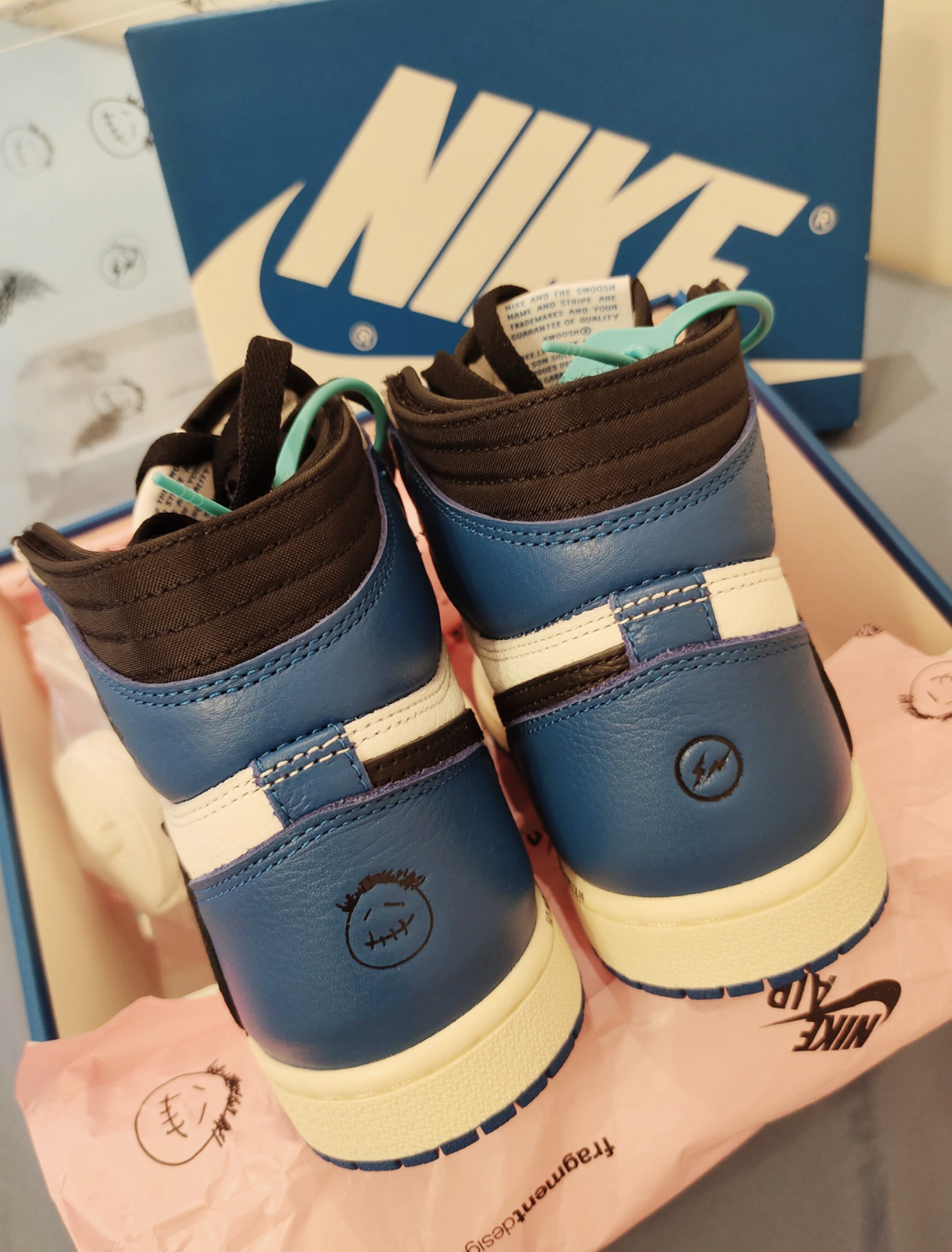 PK God Batch Air Jordan 1 Retro High OG SP Fragment x Travis Scott DH3227-105 review C*** 02