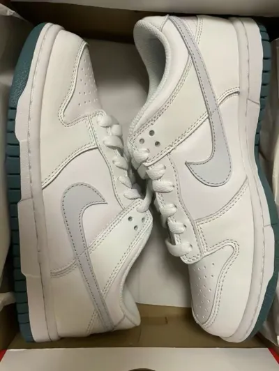 LJR Batch Nike SB Dunk Low White Lobster (Friends and Family)  FD8776-100 review L***
