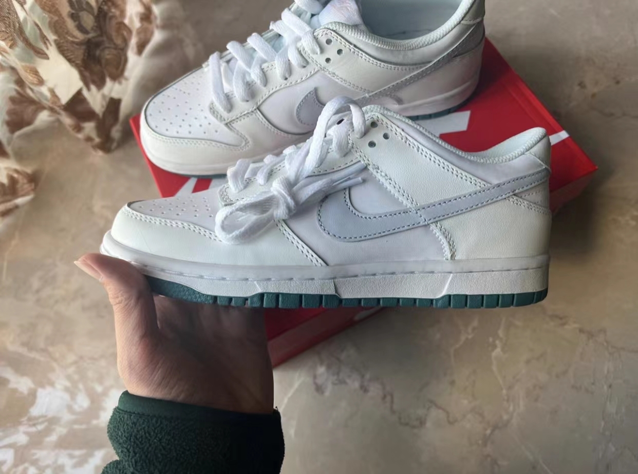 LJR Batch Nike SB Dunk Low White Lobster (Friends and Family)  FD8776-100 review K*** 00