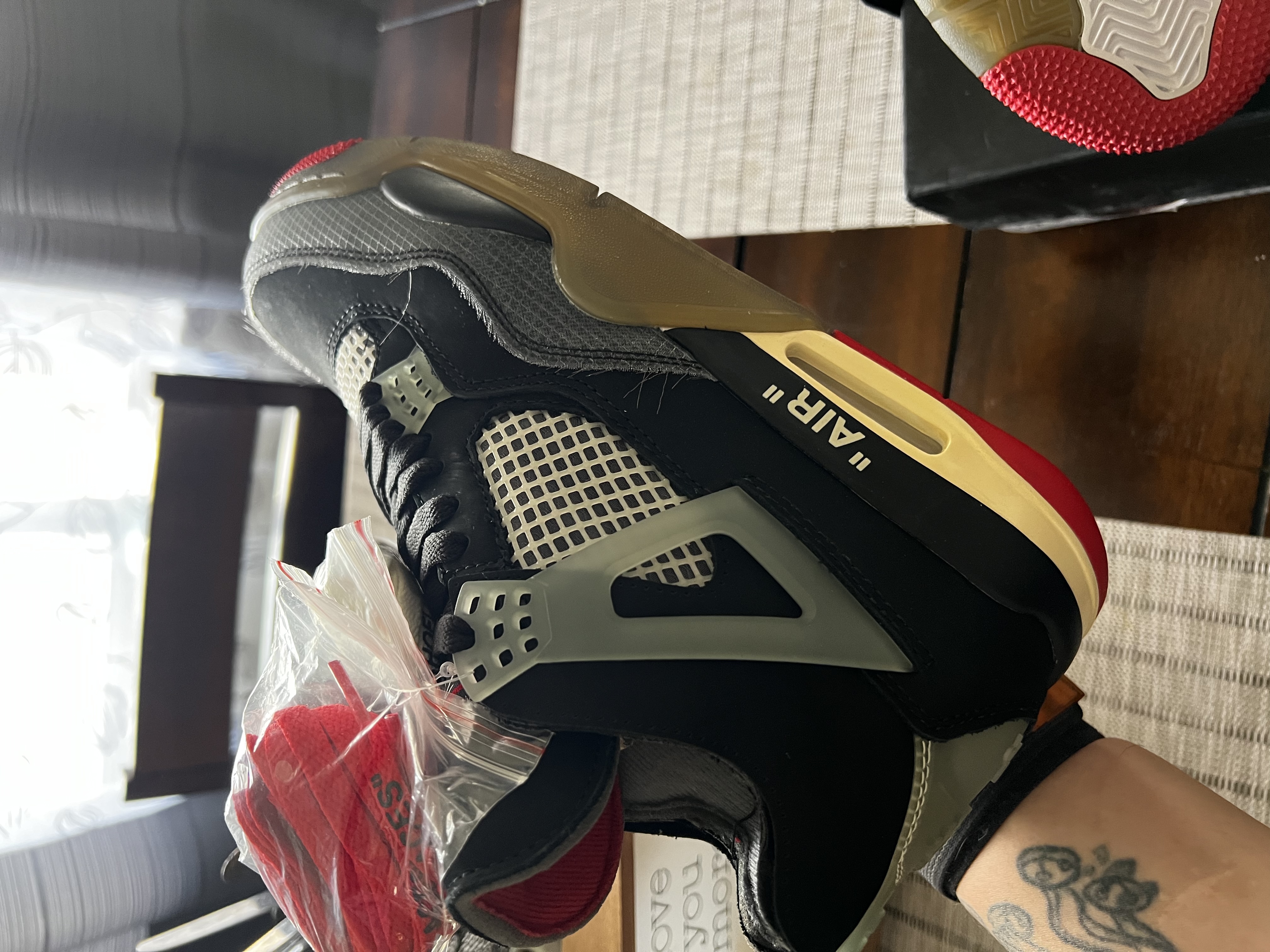 PK God Batch OFF White x Air Jordan 4 Bred CV9388-001 review Fher 04